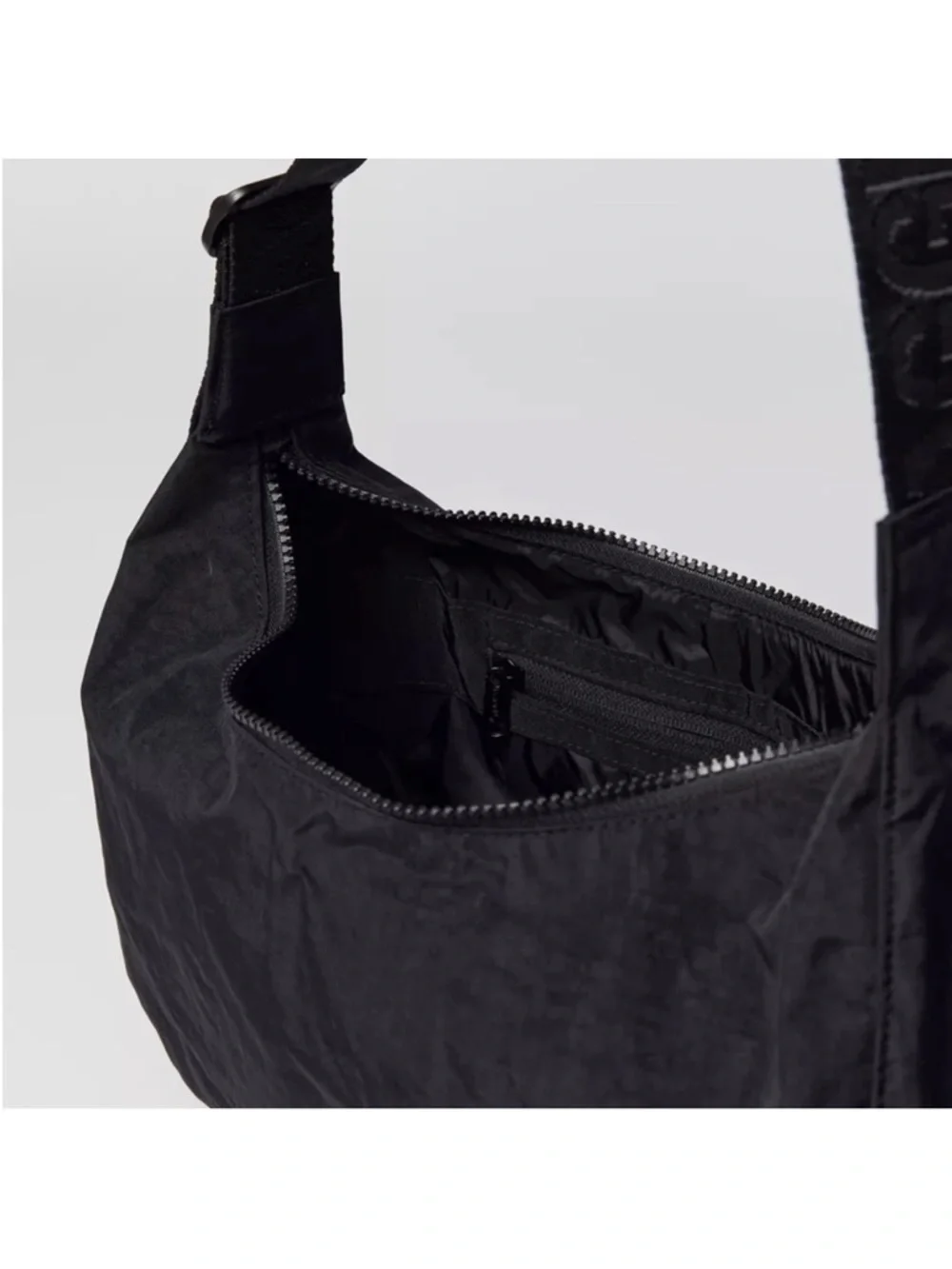 Baggu Medium Nylon Crescent Bag - Picture 6 of 14
